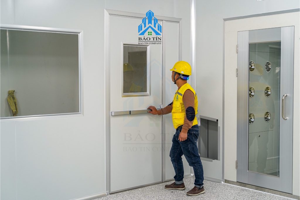 Cửa panel thoát hiểm chống cháy cho phòng sạch