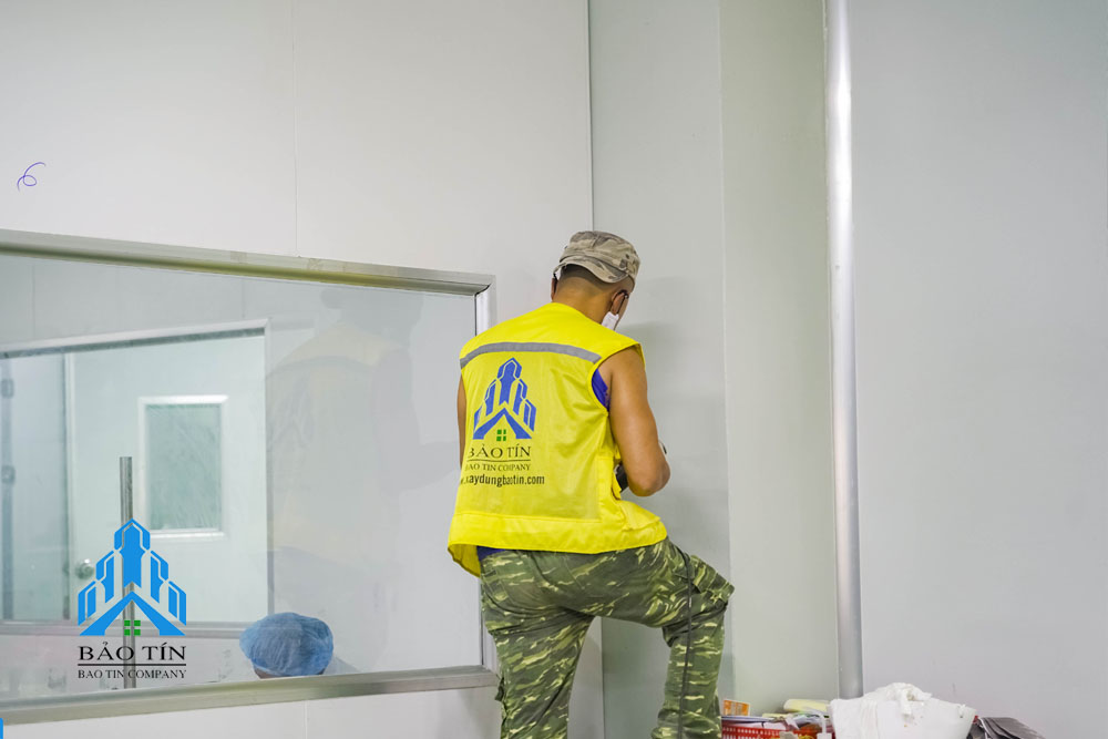 Thi công tấm panel cách nhiệt