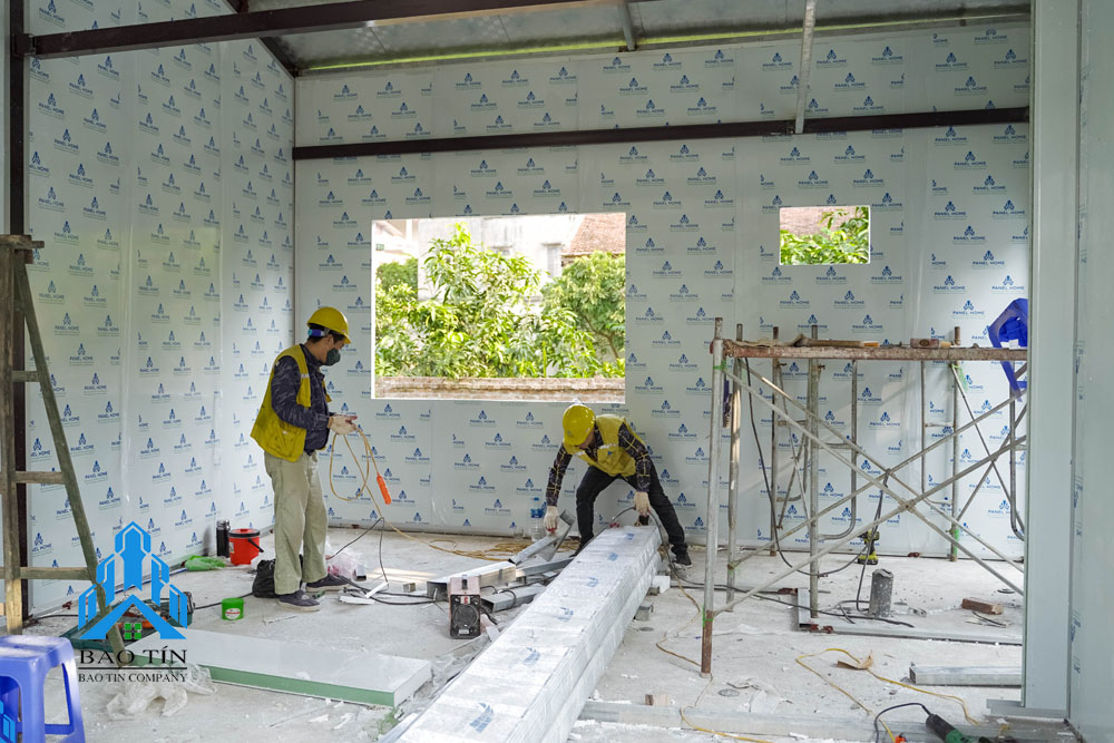Thi công tấm panel cách nhiệt
