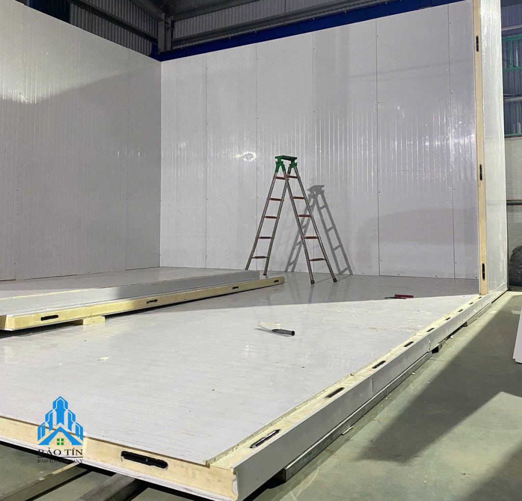 lắp đặt tấm panel PU