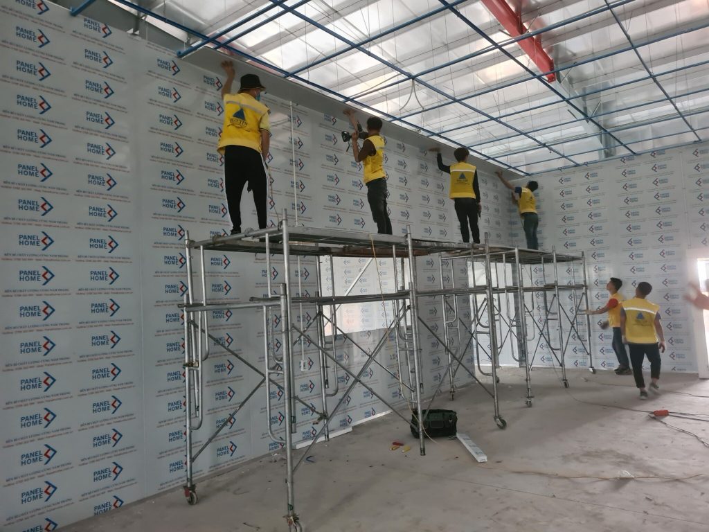 thi công vách ngăn tôn xốp phòng sạch giá rẻt