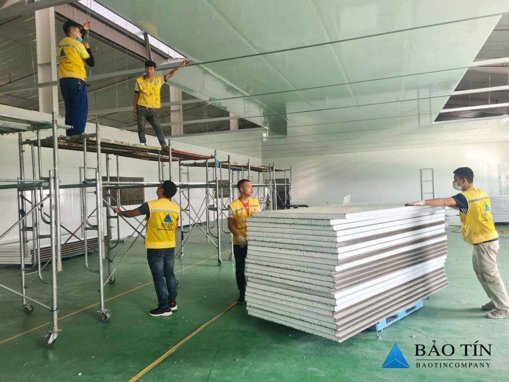 thi công trần panel tôn xốp
