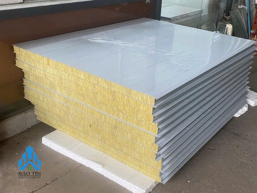 Tấm Panel Rockwool 3 lớp (tôn + ROCKWOOL + tôn) dày 50mm