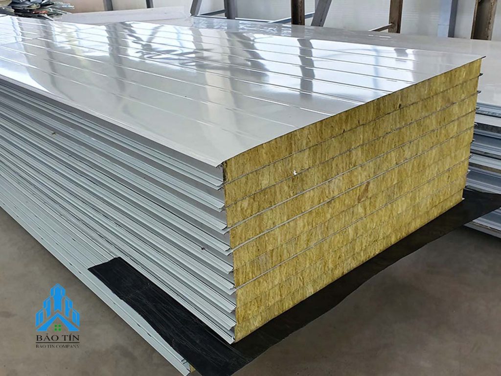 Tấm Panel Rockwool 3 lớp (tôn + ROCKWOOL + tôn) dày 50mm