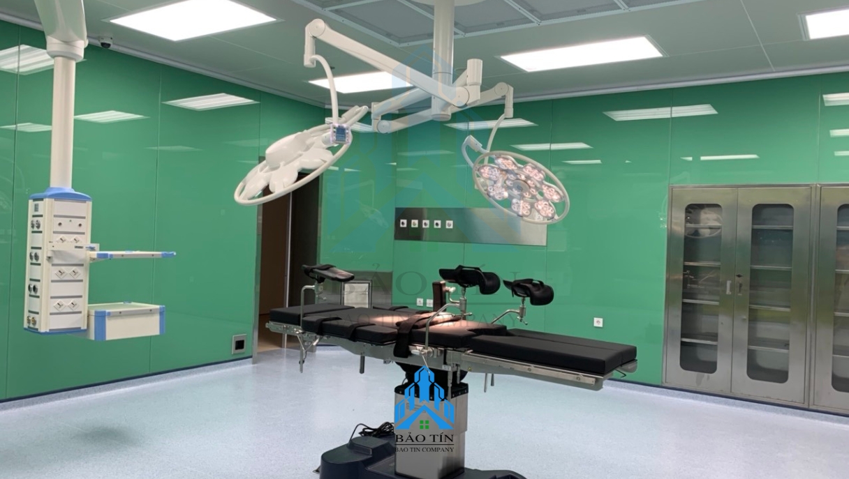 Toàn cảnh phòng mổ bệnh viện sử dụng tấm panel PU Bảo Tín hoàn thiện và thi công