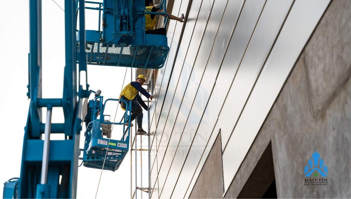 Hướng dẫn thi công vách panel nhà xưởng đơn giản và chuẩn kỹ thuật