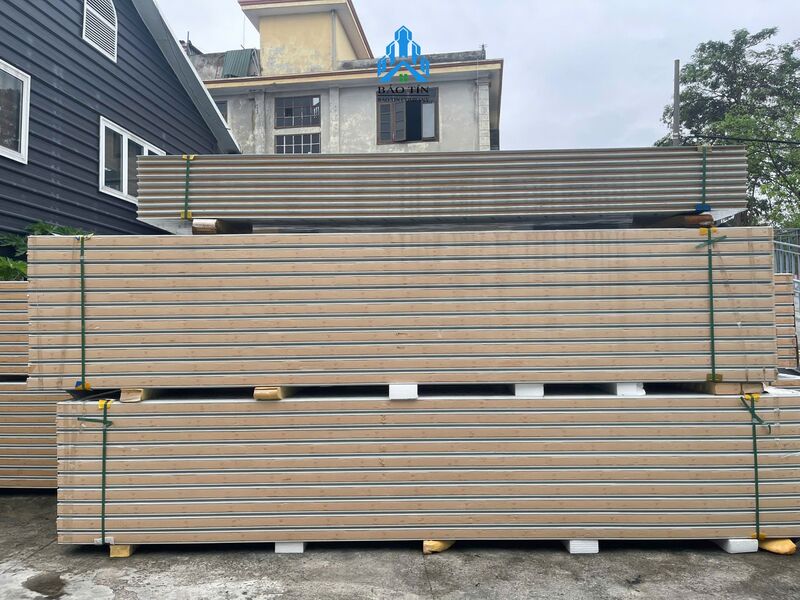 Hướng dẫn chọn panel PU chống cháy theo môi trường và nhu cầu