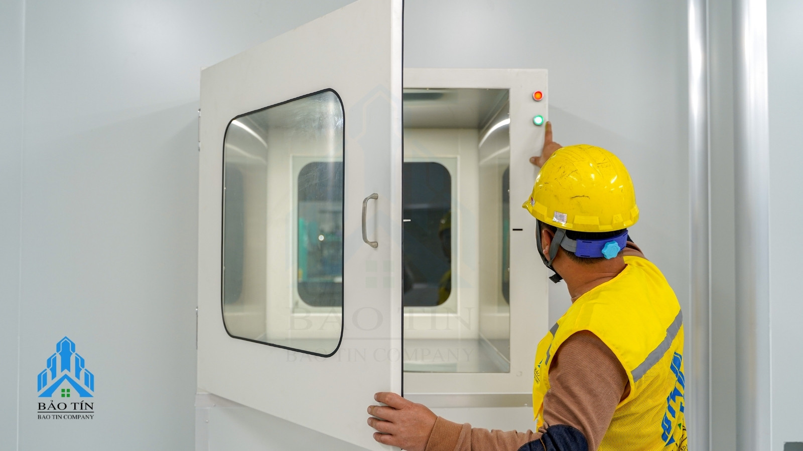 Lắp đặt hệ thống HVAC (bộ lọc HEPA/ULPA, miệng cấp - hồi gió,...)