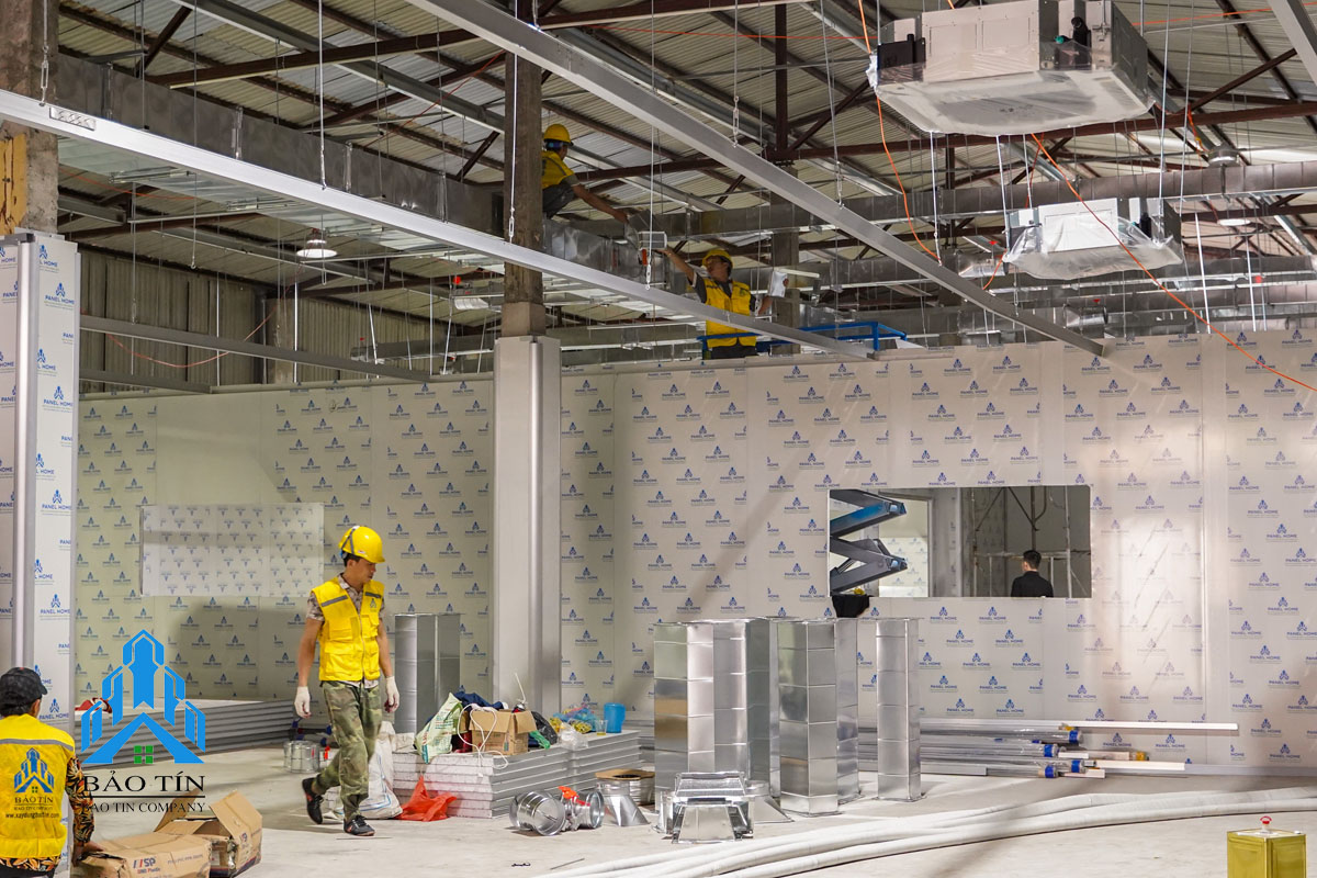 thi công trần vách panel nhà máy Sanaky